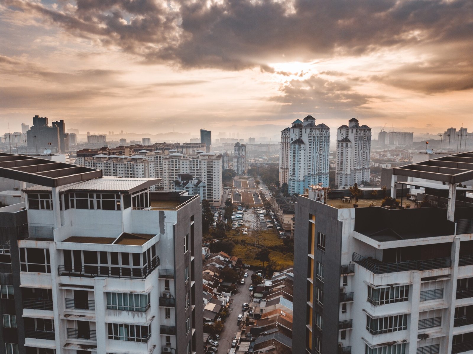 SERVIDÃO DE PASSAGEM EM IMÓVEL URBANO: DIREITOS, LIMITES E CUIDADOS JURÍDICOS
